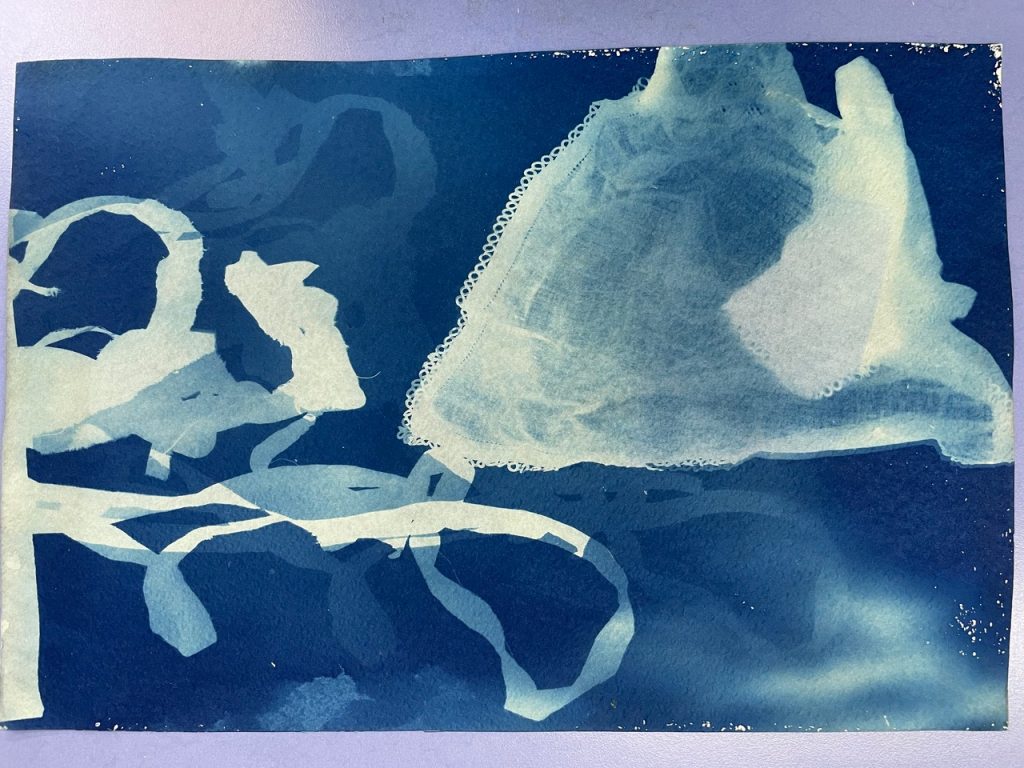 Papier aus Spitzenresten